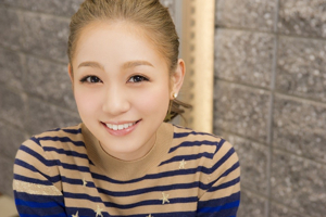 ママの表情の西野カナ