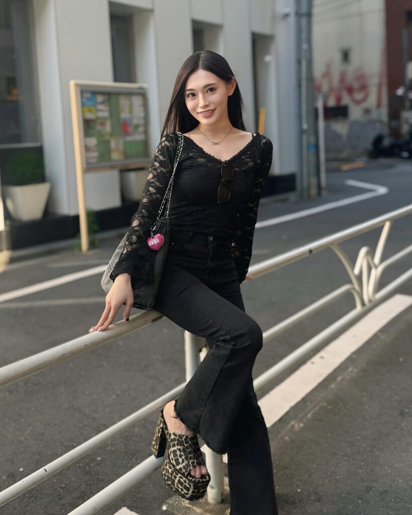 黒い服装の田丸さん