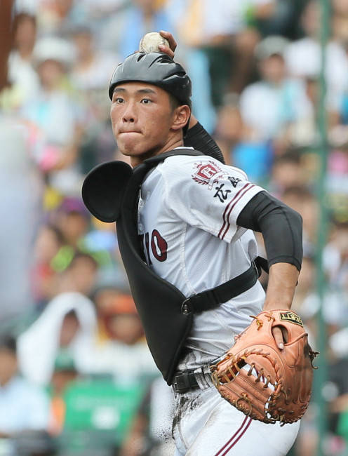 広陵高校の時の中村奨成選手