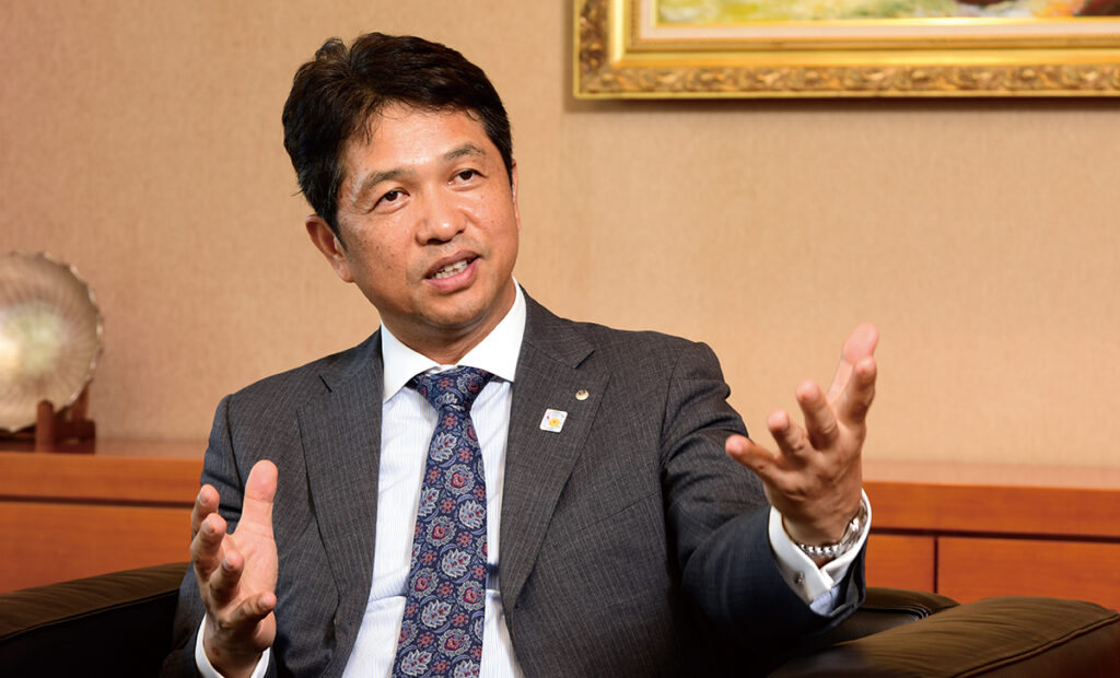 大井川和彦知事