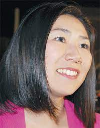 牧島かれんの若い頃