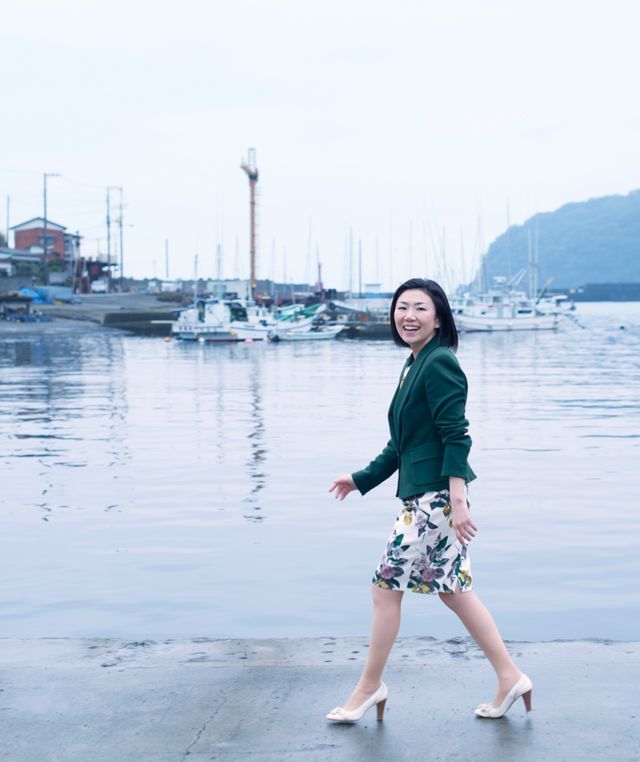 牧島かれんの若い頃